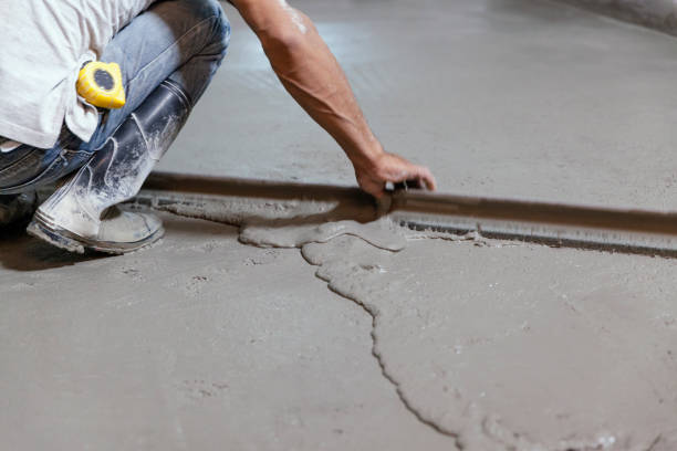 Best Concrete Pool Decks in Oak Hills, CA